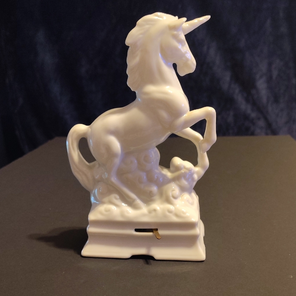 Vintage Otagiri Ceramic Music Box (Unicorn)